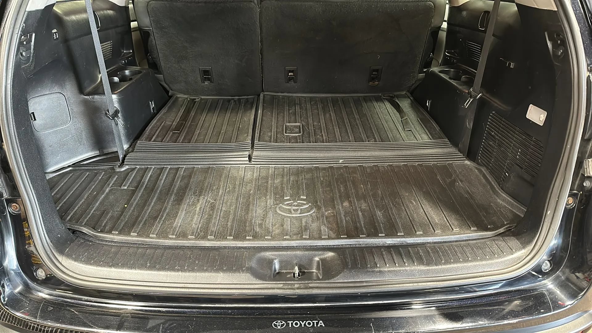 Used 2019 Toyota Highlander LE AWD/4WD image 15