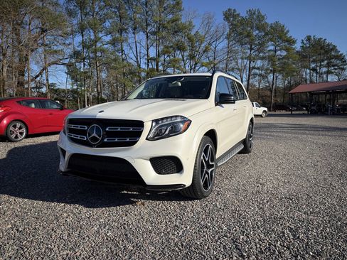 Used 2017 Mercedes-Benz GLS 550 4MATIC image 2