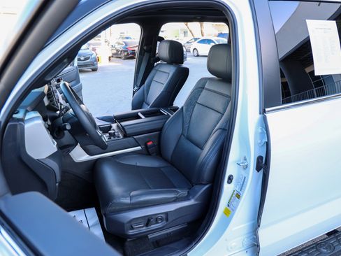 Used 2025 Toyota Tundra Limited image 34