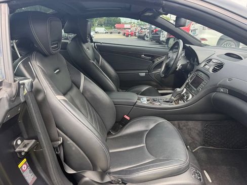 Used 2011 Mercedes-Benz SL 550 image 26