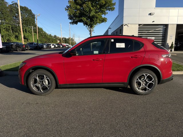 New 2026 Alfa Romeo Stelvio Sprint w/ Convenience Package AWD/4WD image 5