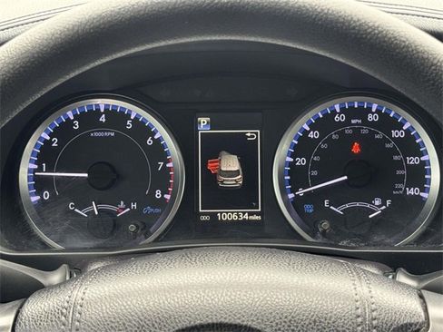 Used 2019 Toyota Highlander LE image 27