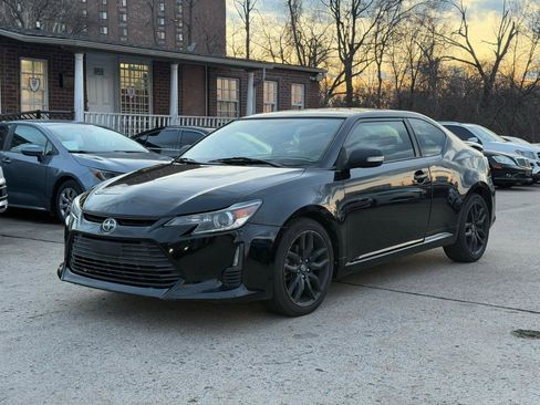 Used 2015 Scion tC image 4