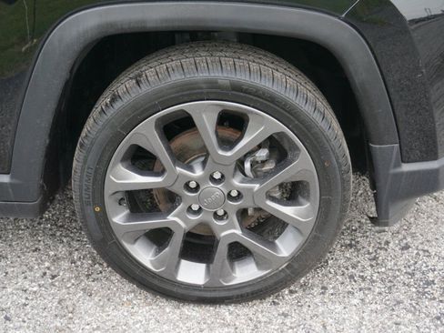 Used 2021 Jeep Compass Latitude FWD image 6
