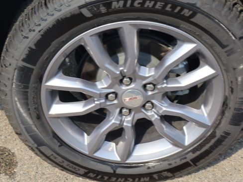 Used 2023 GMC Terrain SLT AWD/4WD image 9