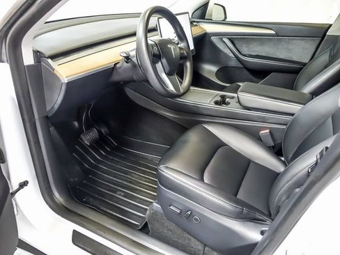 Used 2023 Tesla Model Y Long Range image 14