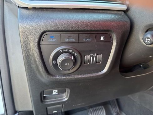 Used 2024 Jeep Grand Cherokee Trailhawk w/ Luxury Tech Group III image 24