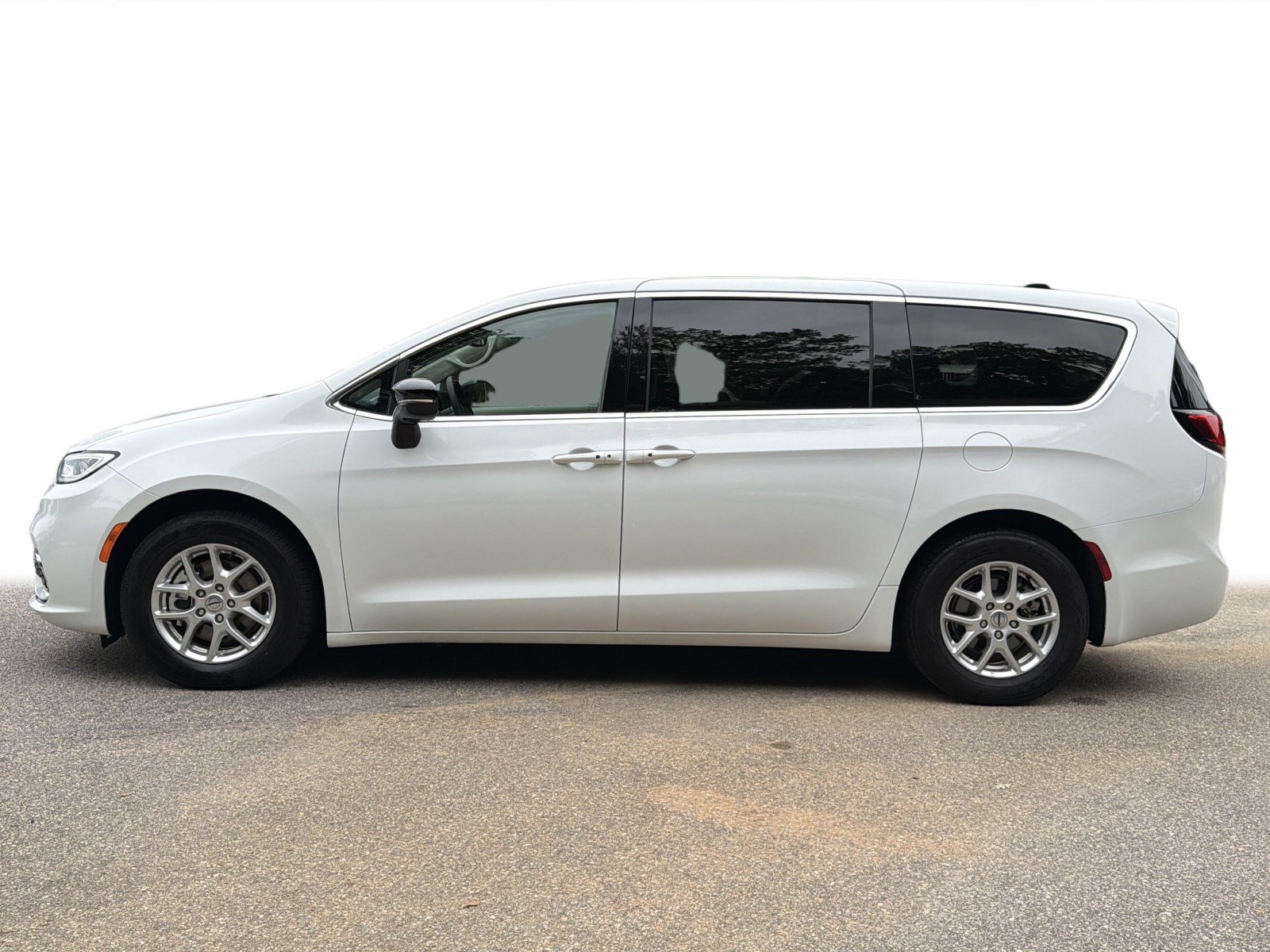 Used 2024 Chrysler Pacifica Touring-L FWD image 23