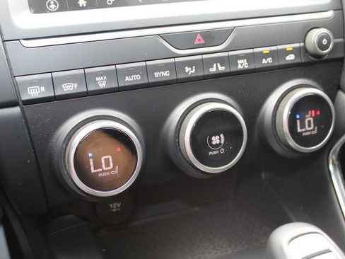 Used 2020 Jaguar E-PACE image 12