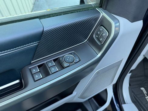 Used 2022 Ford F150 Limited image 8