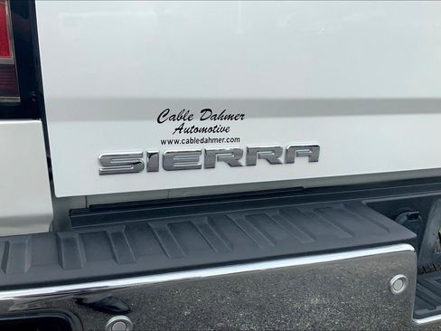 Used 2017 GMC Sierra 1500 SLT w/ SLT Premium Package image 29