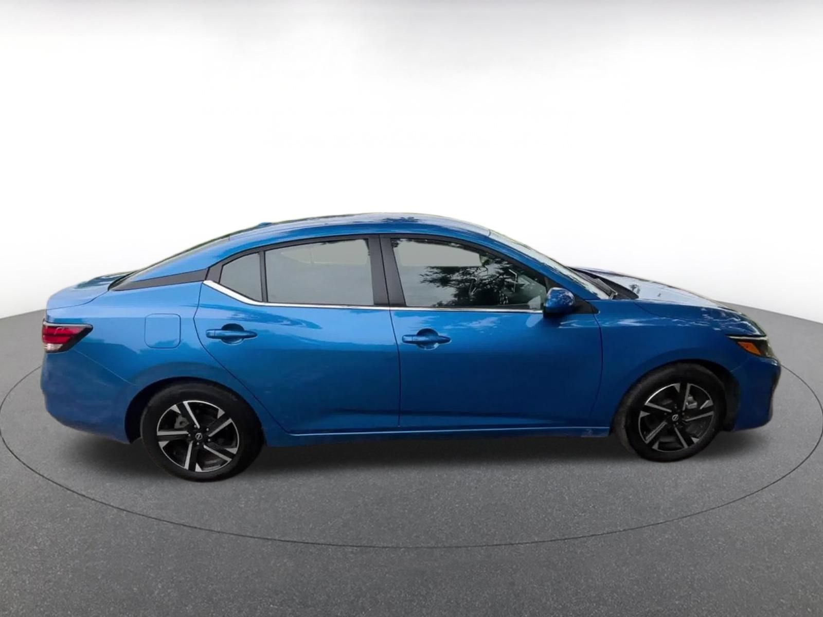 Used 2025 Nissan Sentra SV FWD image 15