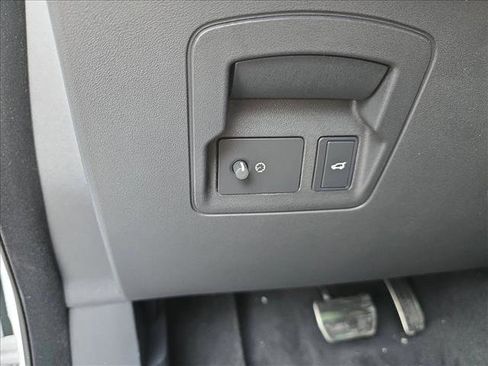 New 2026 Land Rover Range Rover Velar Dynamic SE image 26