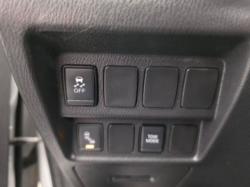 Used 2019 Nissan Pathfinder SV FWD image 21