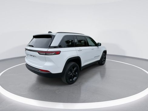 Used 2026 Jeep Grand Cherokee Limited w/ Limited Altitude Package AWD/4WD image 19