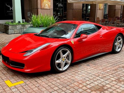 Used 2014 Ferrari 458 Italia Coupe RWD image 1
