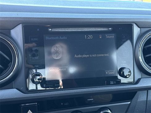 Used 2017 Toyota Tacoma TRD Sport image 16