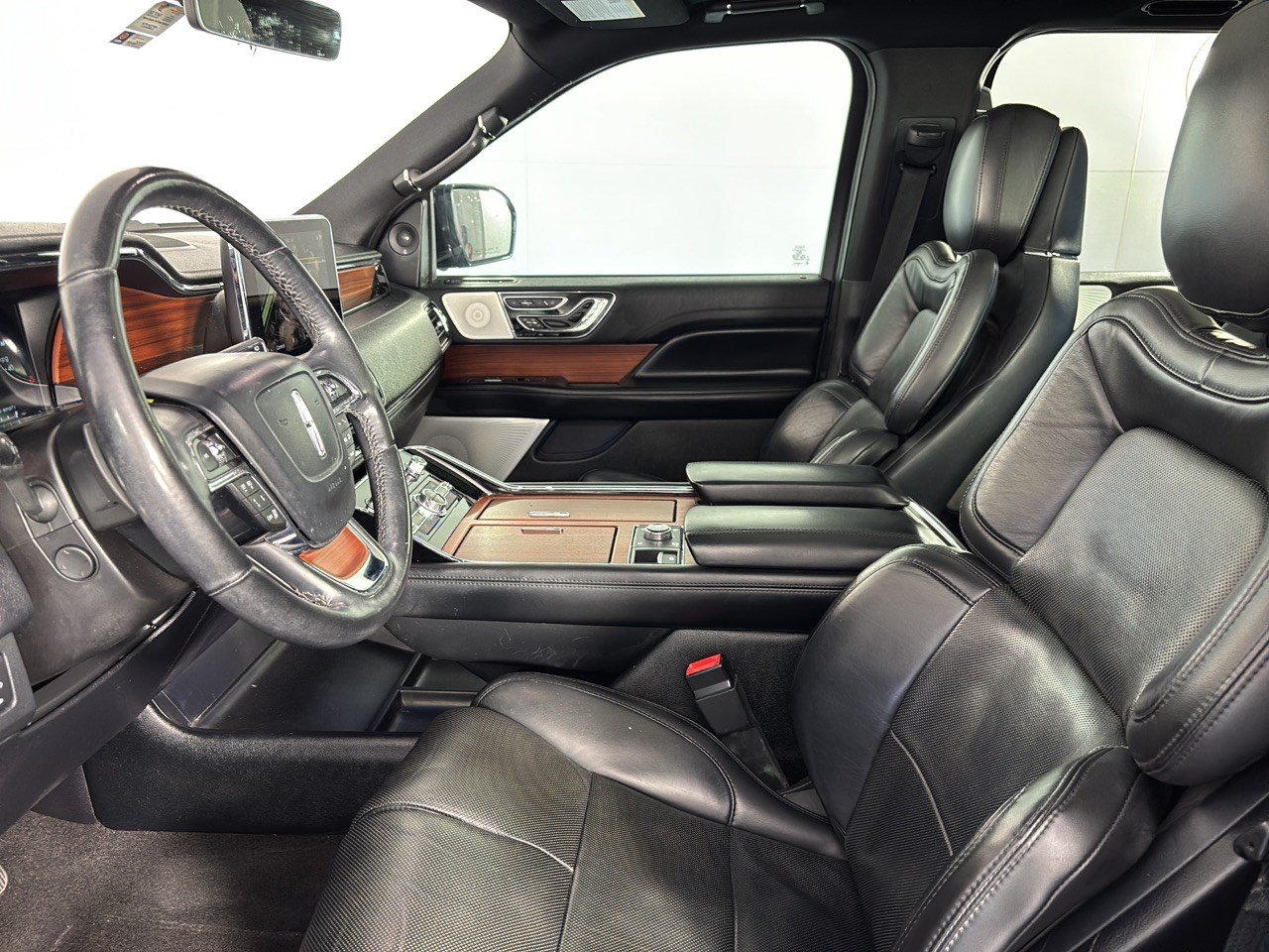 Used 2020 Lincoln Navigator Reserve w/ Equipment Group 208A Reserve RWD image 5