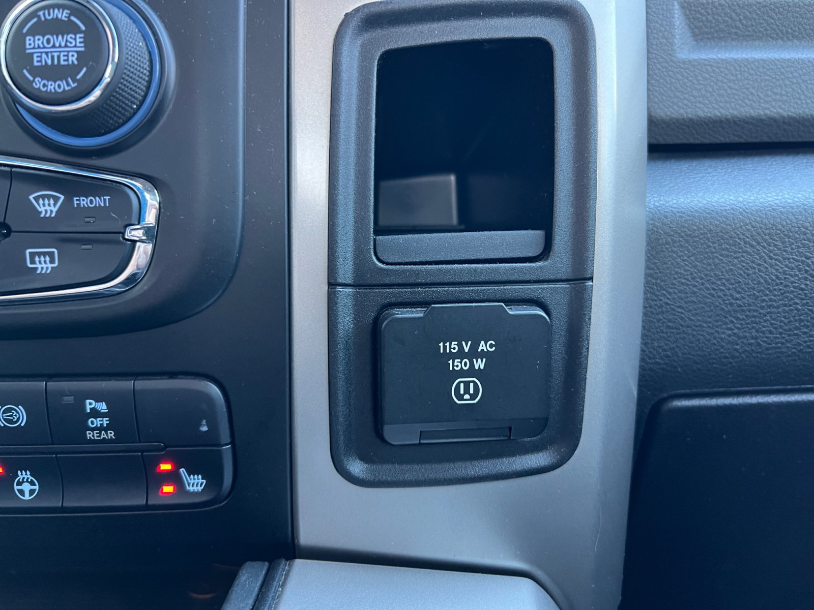 Used 2017 RAM 2500 SLT AWD/4WD image 25