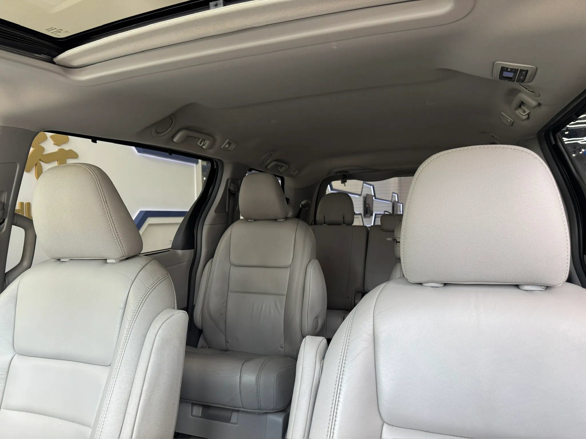 Used 2016 Toyota Sienna XLE FWD image 21