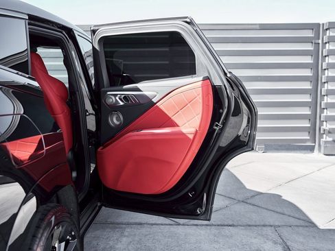 Used 2025 BMW XM image 25