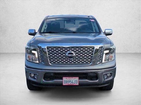 Used 2018 Nissan Titan SL AWD/4WD image 2