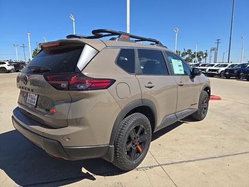 New 2026 Nissan Rogue SV w/ Rock Creek Premium Package AWD/4WD image 20