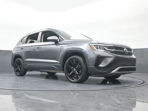 Used 2022 Volkswagen Taos SEL w/ Panoramic Sunroof Package image 63