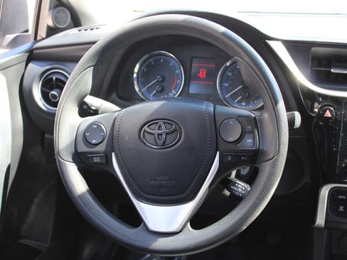Used 2017 Toyota Corolla LE image 14