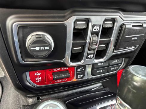 Used 2021 Jeep Wrangler Unlimited Rubicon AWD/4WD image 23