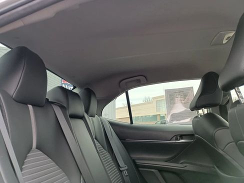 Used 2023 Toyota Camry SE image 11