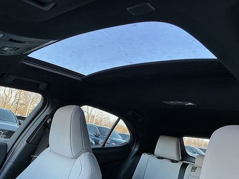 Used 2021 Lexus UX 250h w/ Premium Package image 18