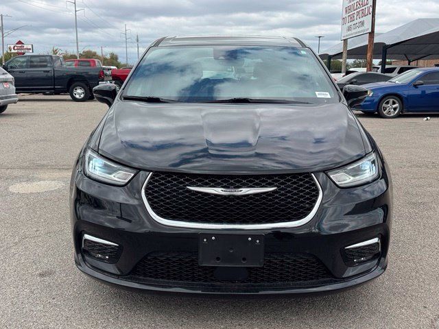 Used 2025 Chrysler Pacifica Select FWD image 2