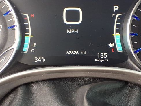 Used 2023 Chrysler Pacifica Touring-L image 30