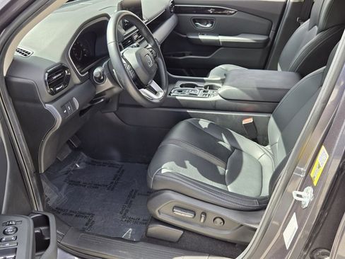 Certified 2024 Honda Pilot Touring image 10