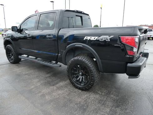 Used 2021 Nissan Titan PRO-4X w/ Pro-4x Convenience Package AWD/4WD image 8