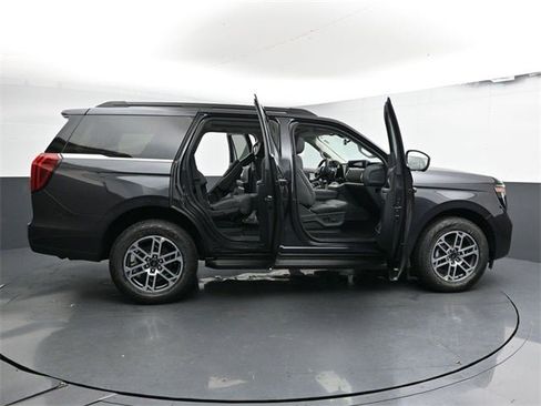 New 2025 Ford Expedition Active image 34