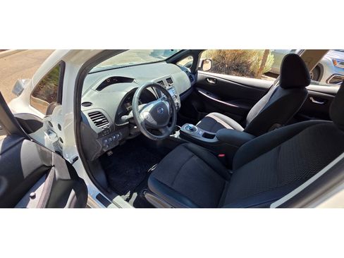 Used 2013 Nissan Leaf S FWD image 2