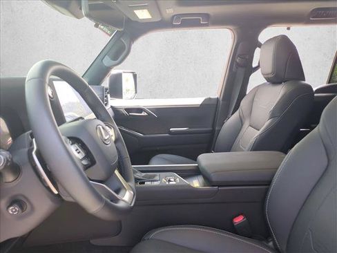 Used 2026 Lexus GX 550 w/ Accessory Package (31) AWD/4WD image 16