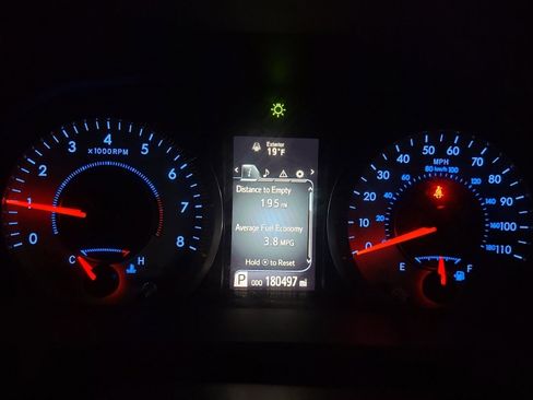 Used 2015 Toyota Sienna SE Premium image 18