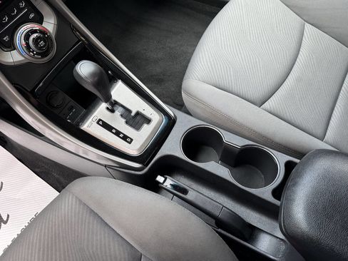 Used 2013 Hyundai Elantra GLS image 29