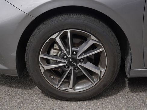 Used 2023 Kia Forte LXS FWD image 7