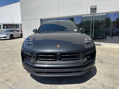 Used 2024 Porsche Macan w/ Premium Plus Package image 2