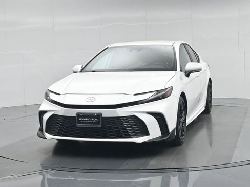 Used 2025 Toyota Camry SE FWD image 57