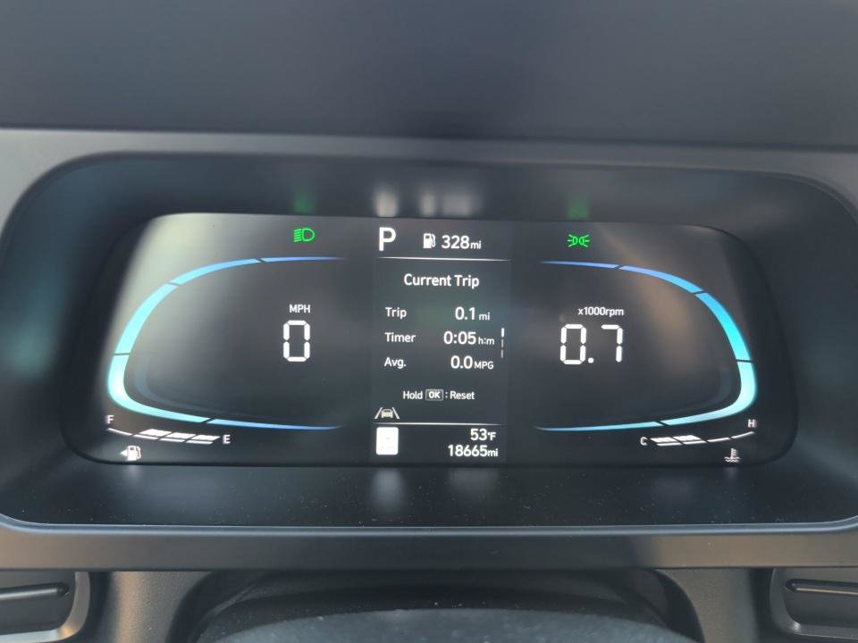 Certified 2025 Hyundai Elantra Sport FWD image 11