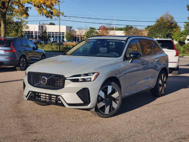 Used 2025 Volvo XC60 T8 Plus w/ Protection Package Premier AWD/4WD image 1