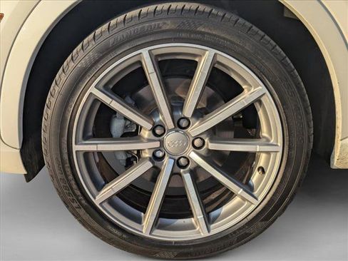 Used 2018 Audi Q3 2.0T Premium Plus w/ Premium Plus Package image 23