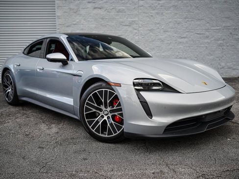 Used 2021 Porsche Taycan 4S w/ Premium Package image 9