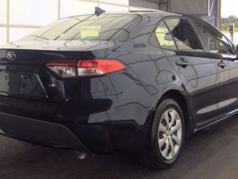Used 2020 Toyota Corolla LE FWD image 5