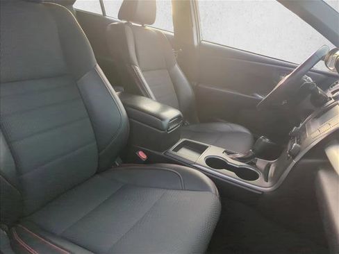 Used 2017 Toyota Camry SE image 23